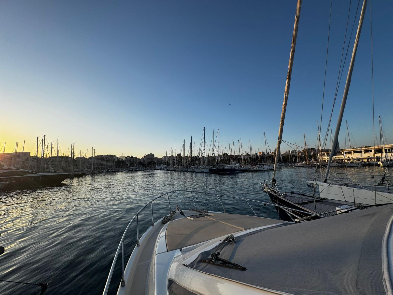 2009 FERRETTI YACHTS 470 